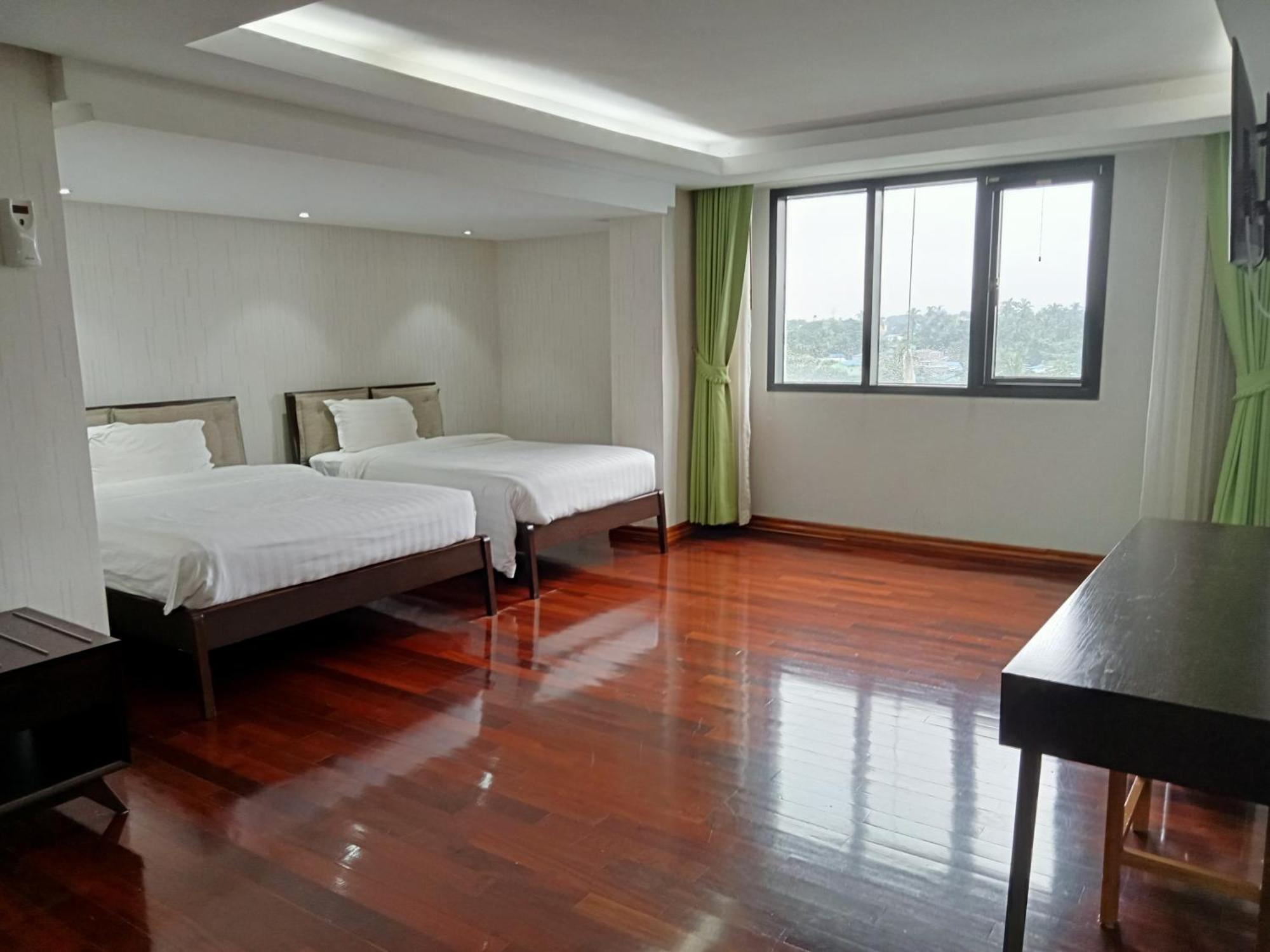 Myanmar Life Hotel Yangon Esterno foto