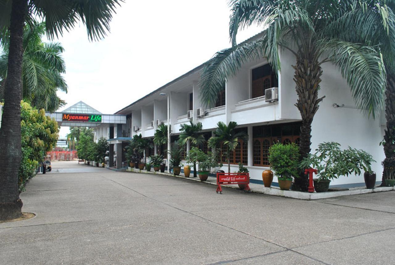 Myanmar Life Hotel Yangon Esterno foto