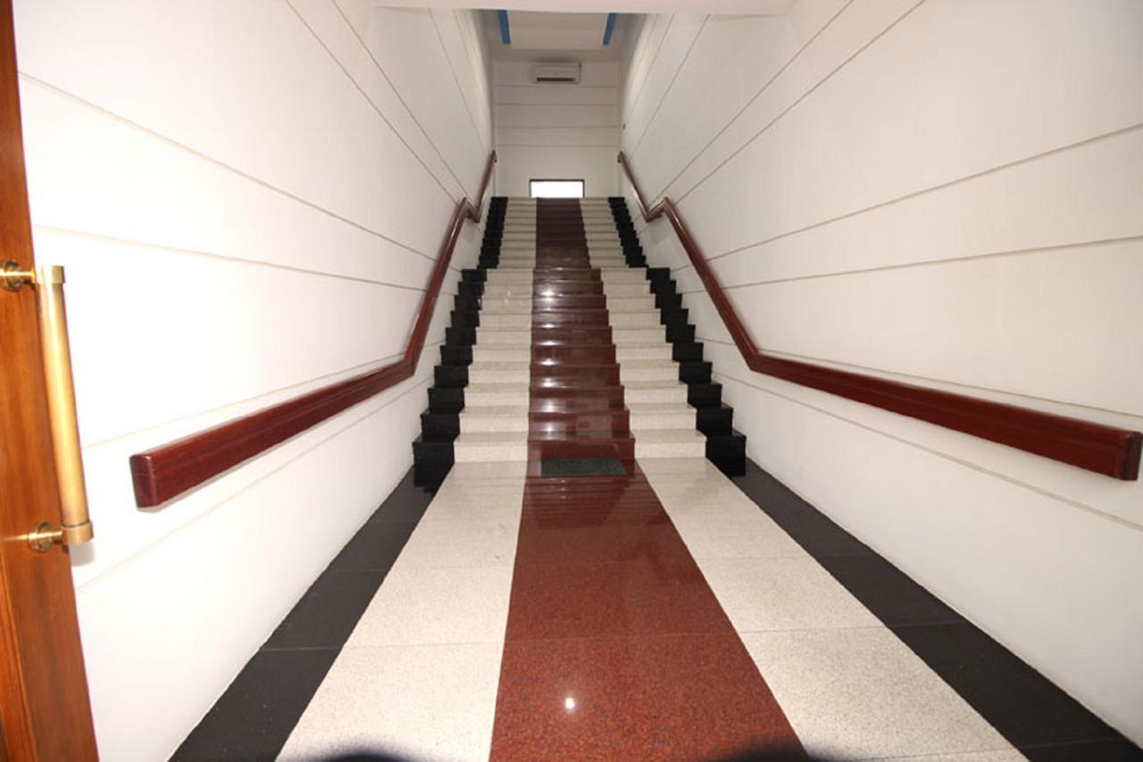 Myanmar Life Hotel Yangon Esterno foto