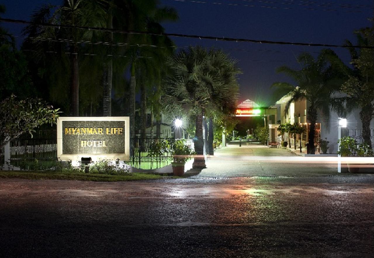 Myanmar Life Hotel Yangon Esterno foto