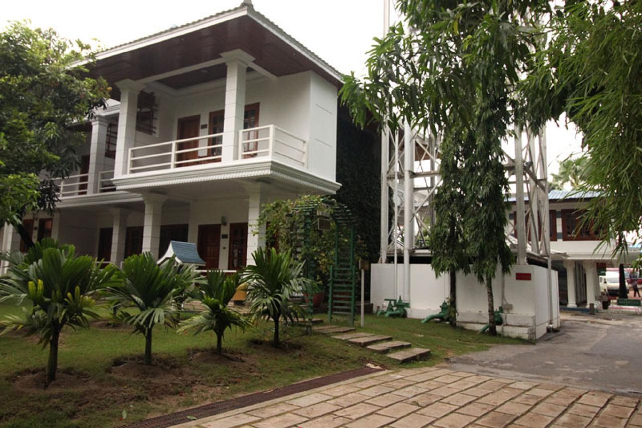 Myanmar Life Hotel Yangon Esterno foto