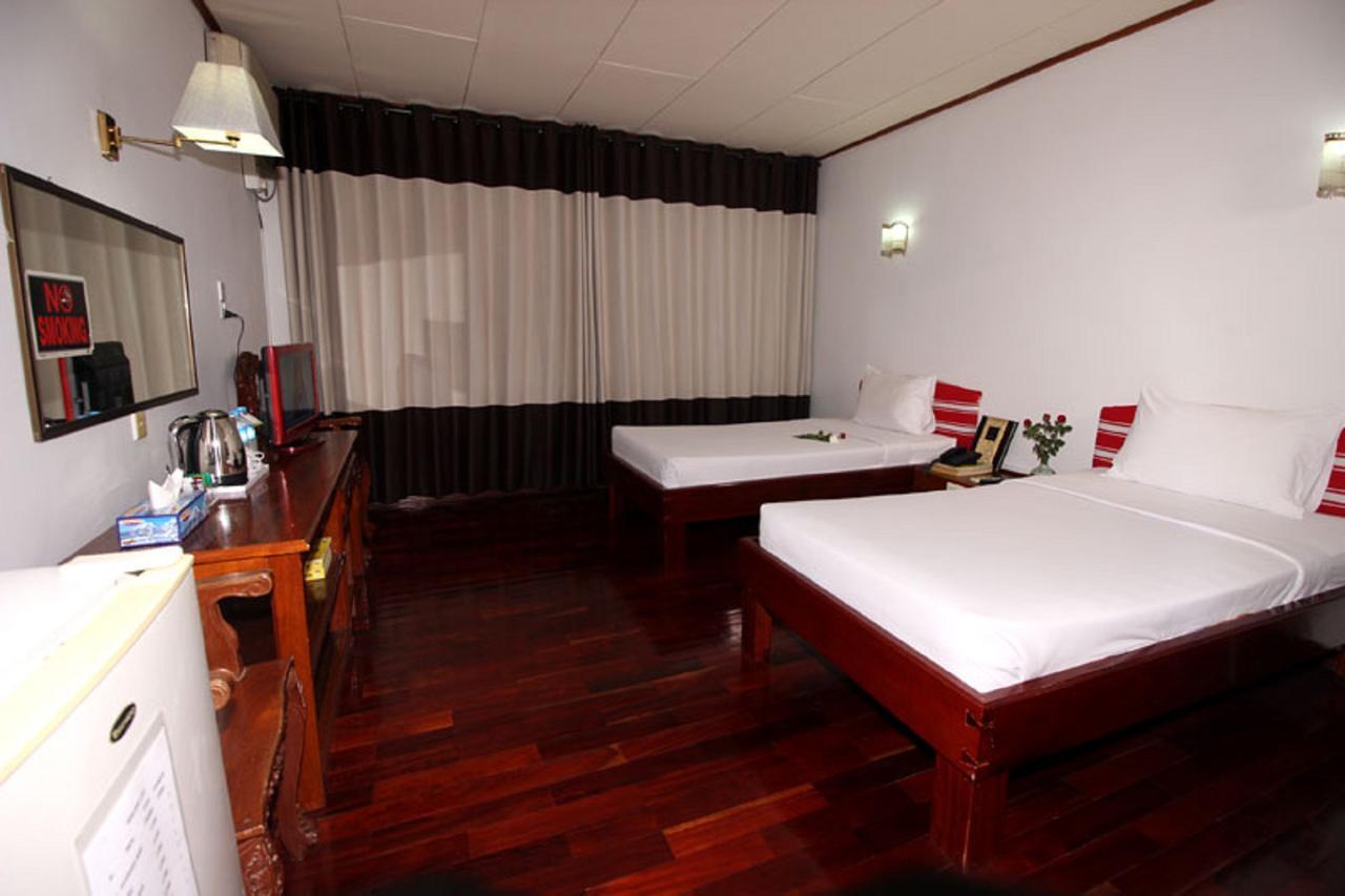 Myanmar Life Hotel Yangon Esterno foto