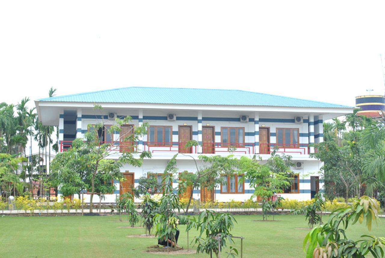Myanmar Life Hotel Yangon Esterno foto