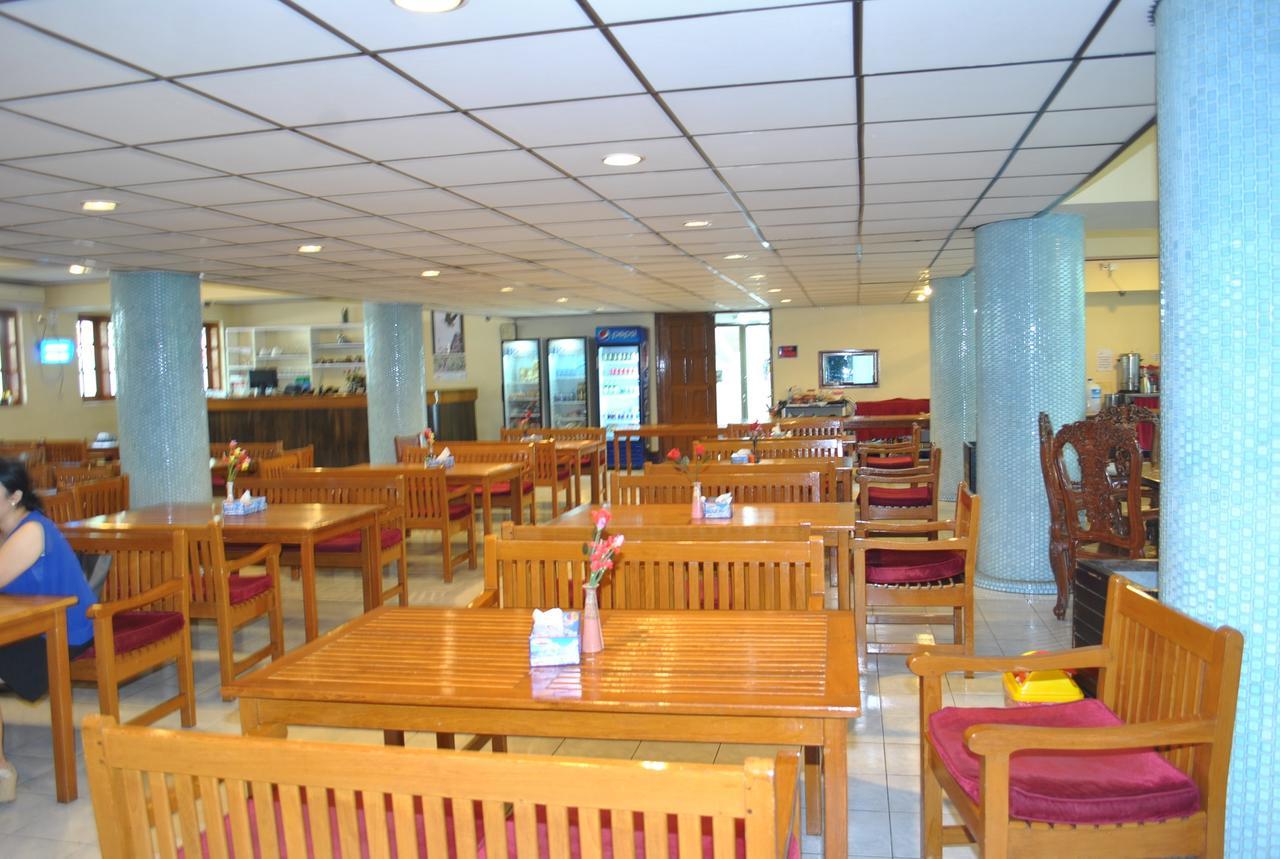 Myanmar Life Hotel Yangon Esterno foto
