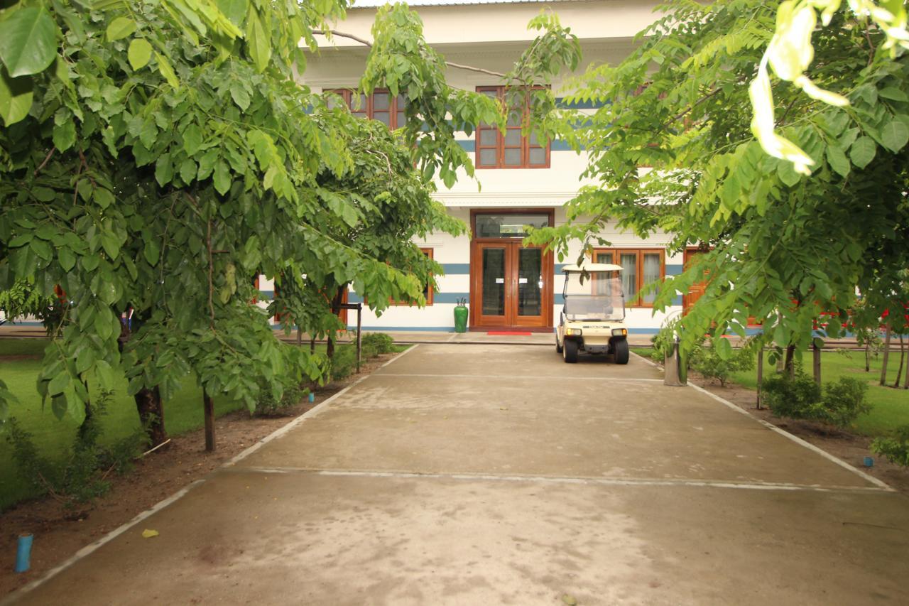 Myanmar Life Hotel Yangon Esterno foto