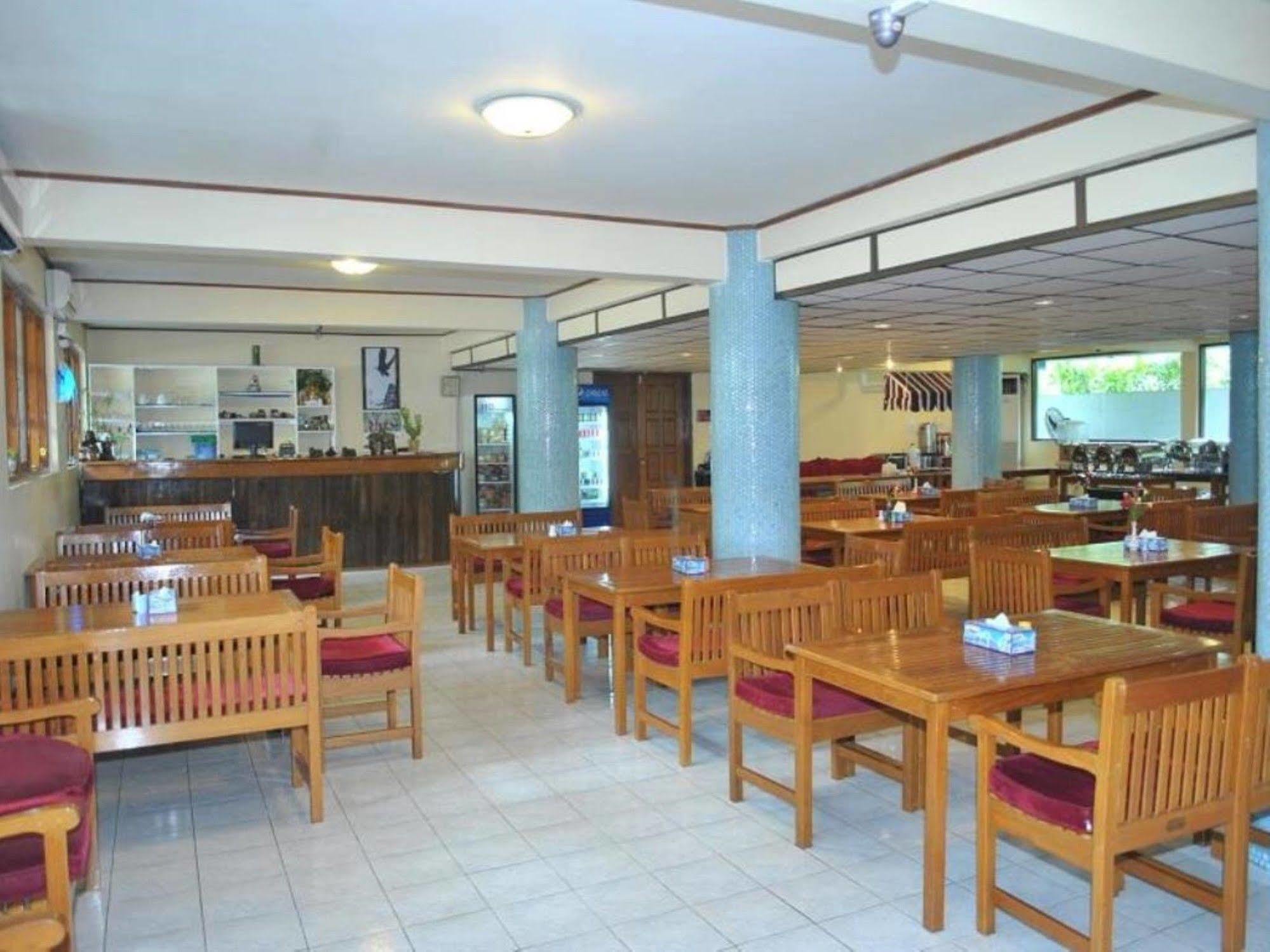 Myanmar Life Hotel Yangon Esterno foto